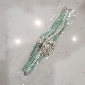 🔵 New in Package! PU Leather & Alloy Green & White Bracelet